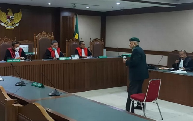 Terdakwa Mayjen Purnawirawan TNI Kivlan Zen menjalani sidang agenda vonis di Pengadilan Negeri Jakarta Pusat, Jumat (24/09/2021). - Antara