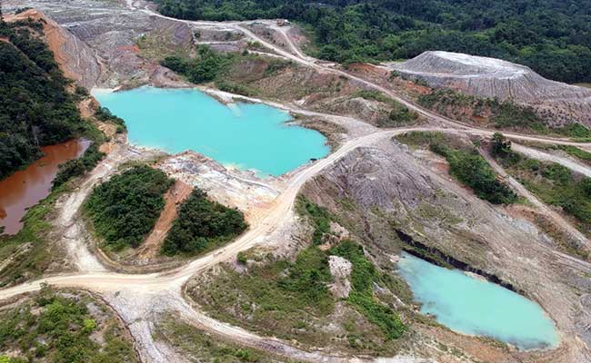 Ilustrasi foto aerial kawasan bekas tambang batu bara yang terbengkalai di Desa Suo-suo, Sumay, Tebo, Jambi, Kamis (30/1/2020). Tambang yang dibuka sejak lebih sepuluh tahun lalu oleh beberapa perusahaan swasta itu kini terbengkalai. ANTARA FOTO/Wahdi Septiawan - 