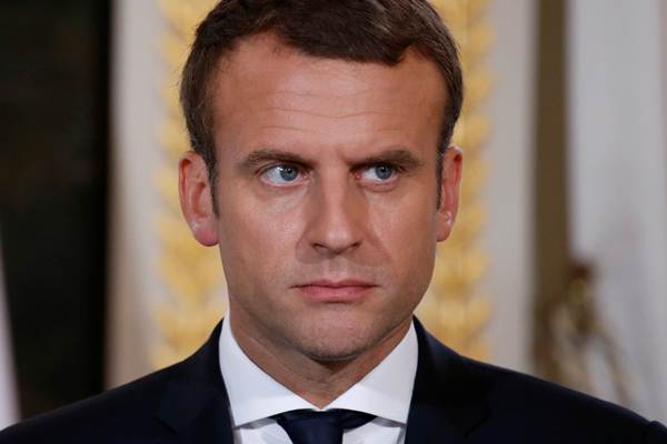 Presiden Prancis Macron Dilempari Telur saat Hadiri Pameran Dagang