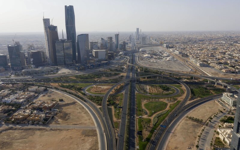 Lanskap kota Riyadh, Arab Saudi -  Bloomberg