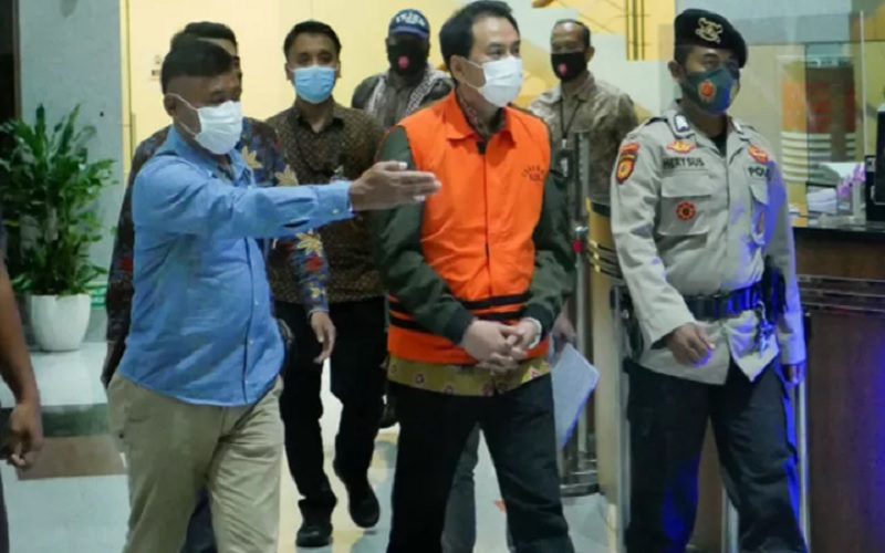 Azis Syamsuddin Disebut Punya 8 Orang untuk 'Amankan' Perkara di KPK