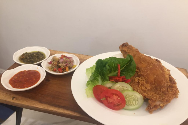 Kuliner dengan bahan baku ayam tidak pernah mati. Konsumsi ayam goreng hingga geprek menjadi favorit di Indonesia - Novita Sari Simamora