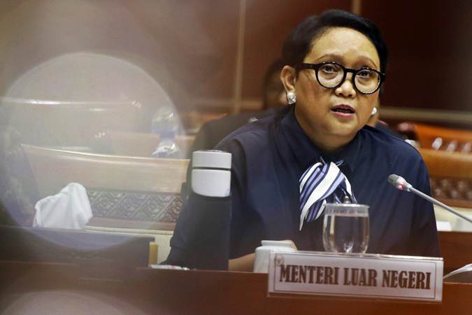 Menteri Luar Negeri Retno LP Marsudi memberikan paparan saat mengikuti rapat kerja dengan Komisi I DPR di Kompleks Parlemen, Senayan, Senin (11/3/2019). - ANTARA/Rivan Awal Lingga
