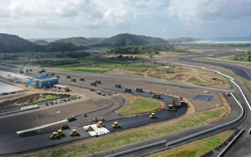 Foto udara pembangunan lintasan Mandalika International Street Circuit di Kawasan Ekonomi Khusus (KEK) Mandalika, Lombok Tengah, NTB. - Istimewa