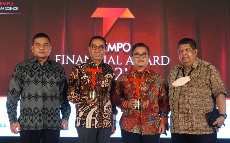 Direktur Utama Bank Sumut Rahmat Fadillah Pohan saat menerima Tempo Financial Award untuk kategori The Best Resilience Bank di Hotel JS Luwansa, Jakarta, Selasa (19/10/2021) malam.  - Istimewa