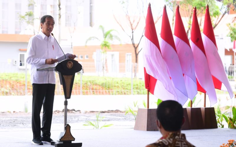 Presiden Joko Widodo (Jokowi) meresmikan pabrik biodiesel PT Jhonlin Agro Raya (JAR), di Tanah Bumbu, Kalsel, 21 Oktober 2021 /BPMI Setpres