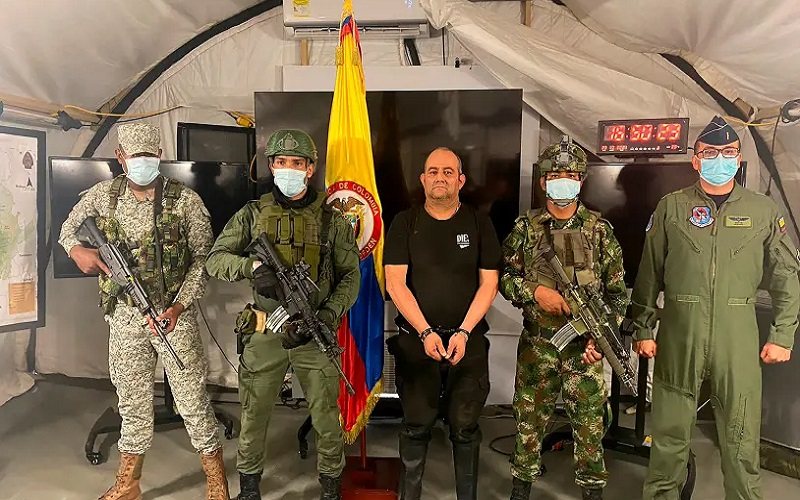 Dairo Antonio Suga, atau lebih dikenal sebagai Otoniel, gembong narkoba yang ditangkap setelah operasi gabungan oleh tentara, angkatan udara dan polisi Kolombia - BBC.com