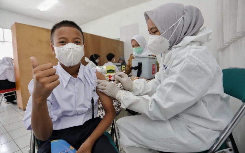 Vaksinasi pelajar di Jawa Barat - Istimewa