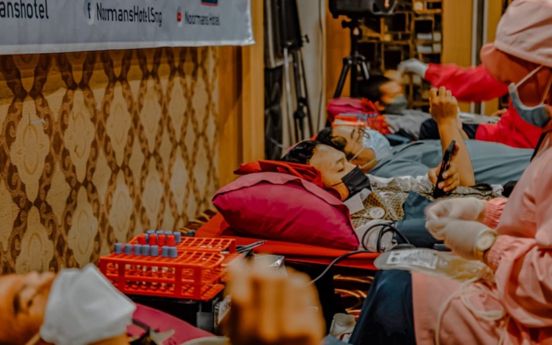 Noormans Hotel Semarang bekerja sama dengan PMI Kota Semarang menyelenggarakan kegiatan rutin donor darah.  - Foto: Istimewa