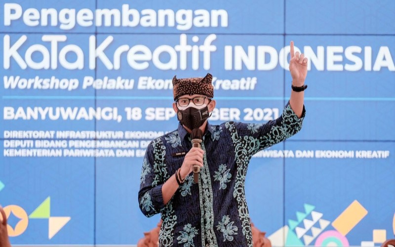 Menteri Pariwisata dan Ekonomi Kreatif Sandiaga Uno dalam kunjungannya ke Banyuwangi, Jawa Timur, Sabtu (18/9/2021). - Antara