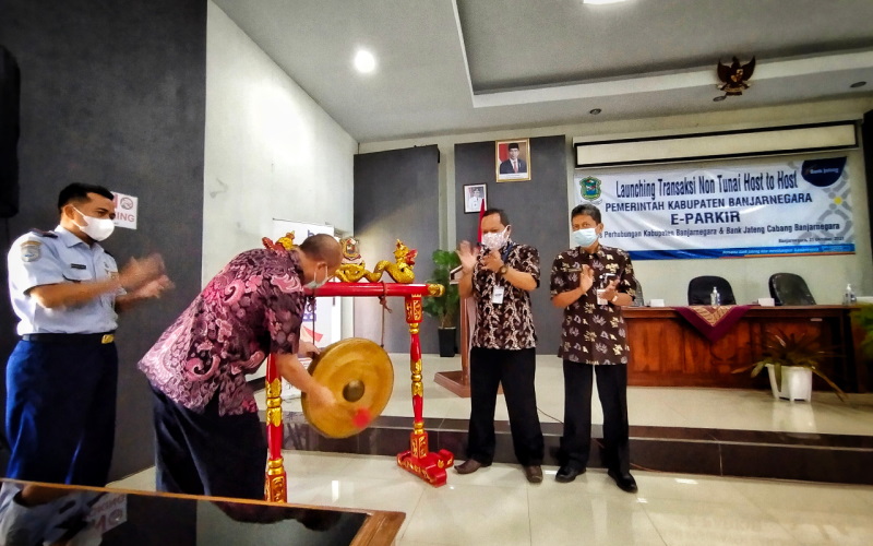 Peluncuran layanan E-Parkir di Kabupaten Banjarnegara. - Istimewa - Bank Jateng