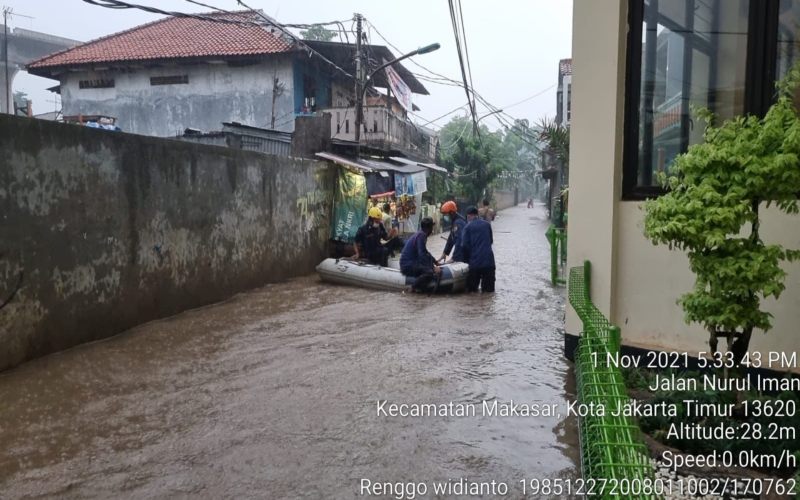 Salah satu genangan air di kawasan Kecamatan Makassar,  Jakarta Timur. - Istimewa