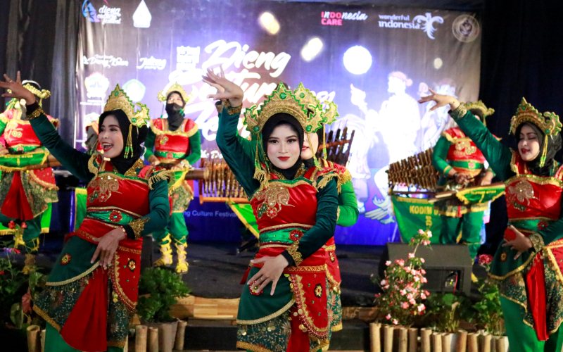 Pertunjukan tari tradisional dalam gelaran Dieng Culture Festival 2021.  - Bisnis/Muhammad Faisal Nur Ikhsan