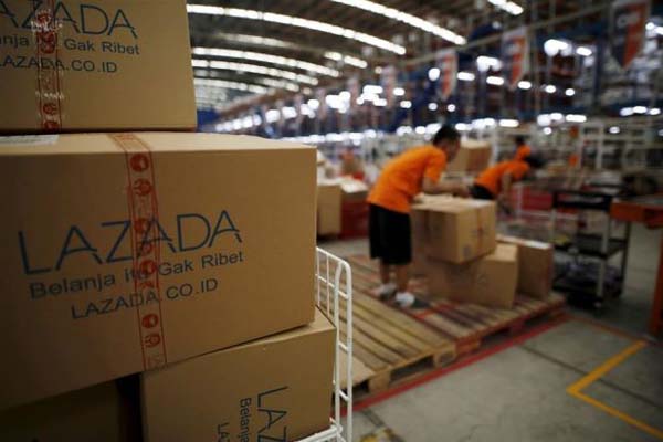 Warehouse Lazada di Jakarta - Reuters