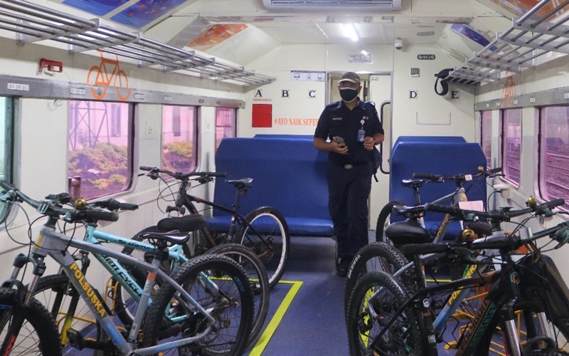 Sejumlah sepeda non lipat terparkir rapi di dalam bagasi kereta api Sibinuang rute Padang-Pariaman-Naras (PP) - Istimewa