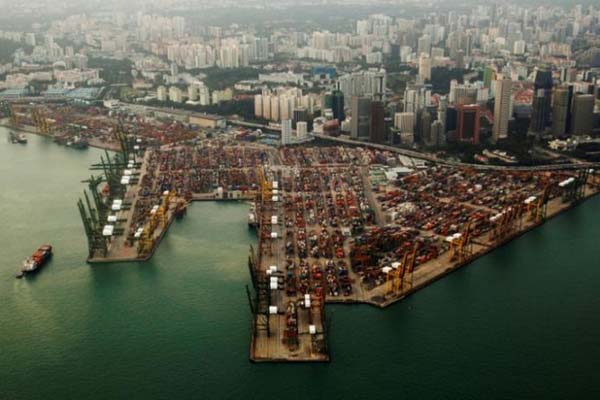Pelabuhan Singapura - Reuters/Edgar Su
