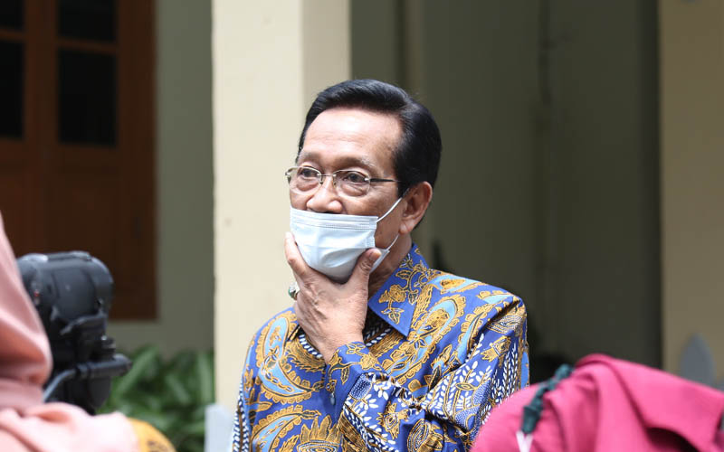Gubernur DIY, Sri Sultan Hamengku Buwono X, saat ditemui wartawan di Kantor Gubernur DIY, Jumat (9/10/2020). - Ist -  Dok Humas Pemda DIY.