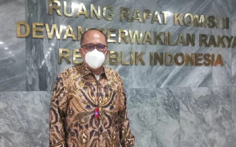 Wakil Ketua Komisi II DPR RI Junimart Girsan di Gedung DPR RI, Jakarta, Senin (15/11/2021). - Antara