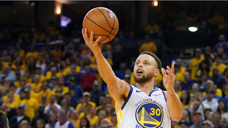 Pebasket Golden State Warriors Stephen Curry - Reuters