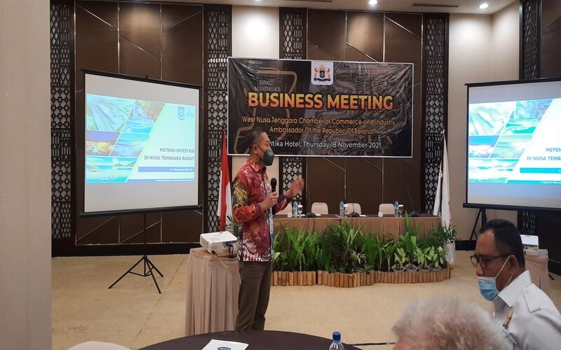 Business meeting antara Duta Besar Belarusia dan Pemprov NTB di Mataram. - Bisnis/Harian Noris Saputra