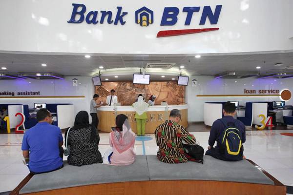 Aktivitas layanan nasabah di kantor PT Bank Tabungan Negara Tbk  (BTN), di Jakarta, Rabu (2/1/2018). - Bisnis/Dedi Gunawan