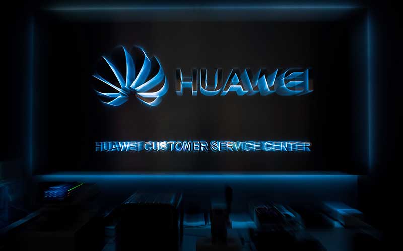 Logo Huawei Technologies Co. di pusat layanan di Brussels, Belgia, Selasa (4/2/2020). Bloomberg - Geert Vanden Wijngaert