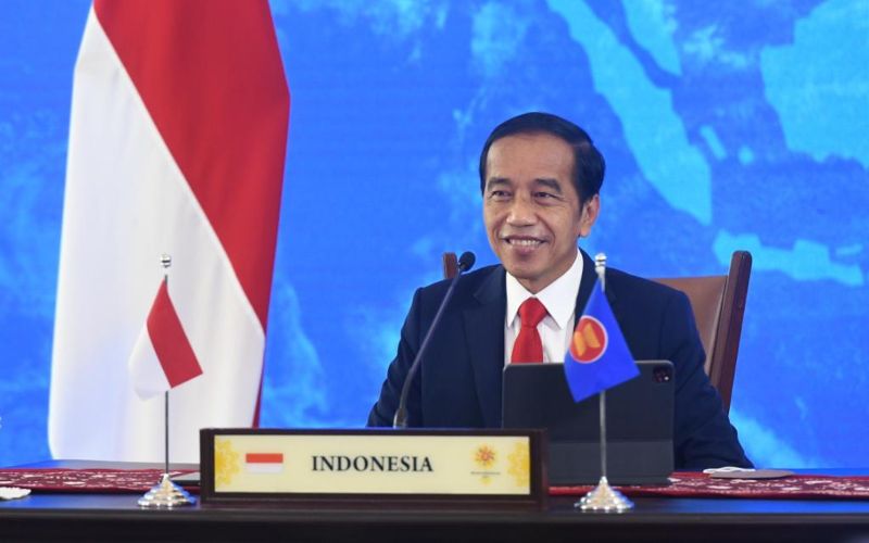 Presiden Joko Widodo saat menyampaikan pidatonya dari Istana Kepresidenan Bogor, Jabar, pada KTT ASEAN ke-38, secara virtual, Selasa (26/10/2021) - BPMI Setpres - Lukas