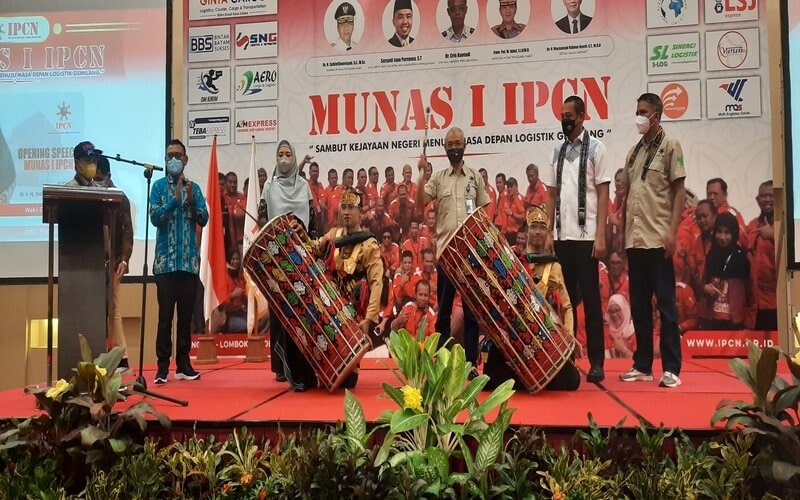 Wakil Gubernur NTB Sitti Rohmi Djalilah membuka Musyawarah Nasional (Munas) IPCN di Senggigi, Lombok Barat. - Bisnis/Harian Noris Saputra 