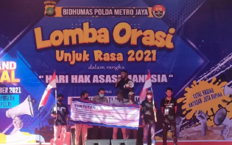 Lomba Orasi Unjuk Rasa 2021 yang digelar di Lapangan Presisi Ditlantas Polda Metro Jaya, Kamis (2/12/2021). - Antara