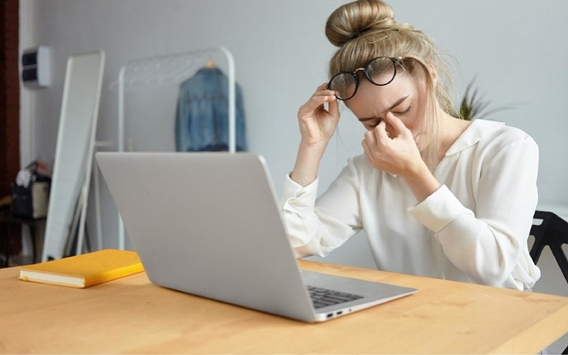 Ilustrasi kelelahan atau burnout akibat work from home (WFH) - Freepik