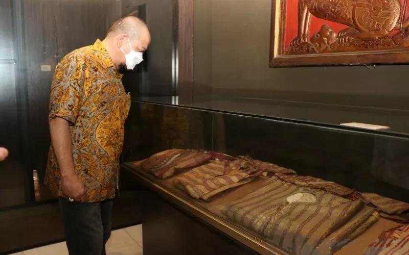 Ketua DPD RI saat mengunjungi Museum Pusaka Keraton Kasepuhan Cirebon, Jawa Barat, beberapa waktu lalu.  - ANTARA/DPD RI
