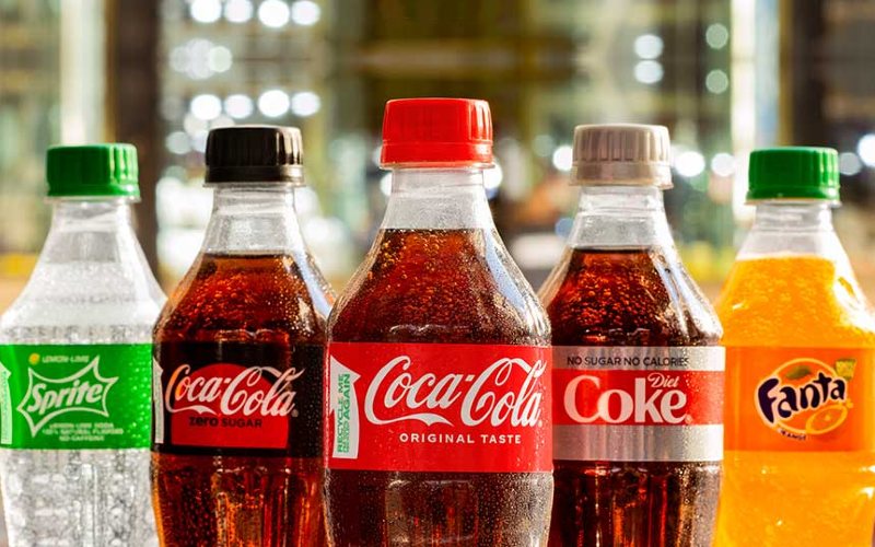 Botol plastik 100% recycled PET (rPET).  - CocaCola