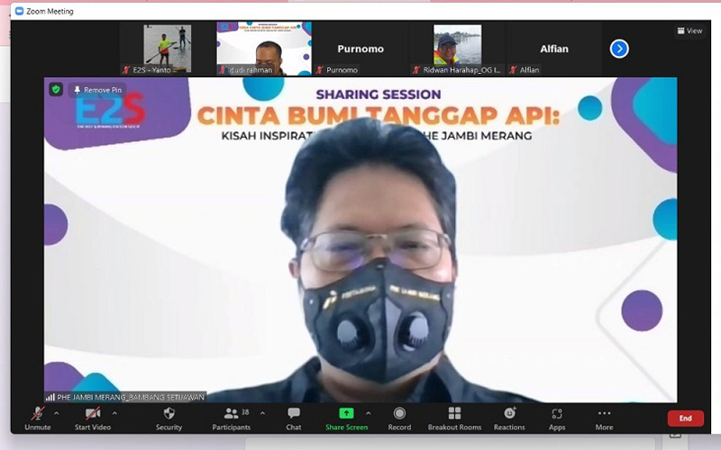 Field Manager PHE Jambi Merang Bambang Setijawan menjadi narasumber dalam Sharing Session: Cinta Bumi Tanggap Api, Kisah Inspirasi Mitra Binaan PHE Jambi Merang, Jumat (17/12/2021).Bisnis - Herdiyan