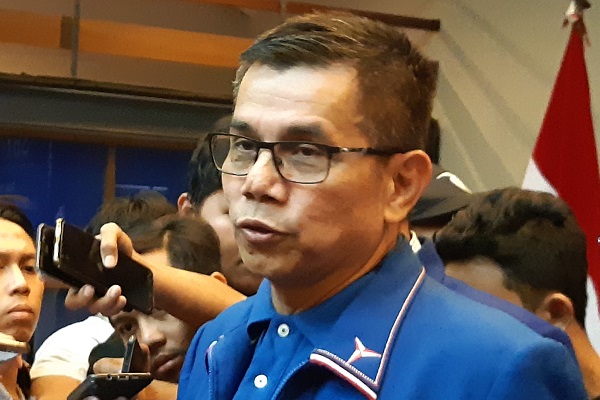 Sekretaris Jenderal DPP Partai Demokrat Hinca Pandjaitan menjawab pertanyaan pers di Jakarta, Kamis (28/2/2019). -Bisnis.com - Samdysara Saragih