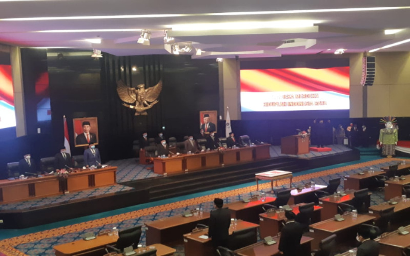 Rapat Paripurna DPRD DKI Jakarta dengan agenda Penyerahan LHP BPK RI atas LKPD Provinsi DKI Jakarta Tahun Anggaran 2020. - Nyoman Ary Wahyudi\r\n\r\n\r\n\r\n