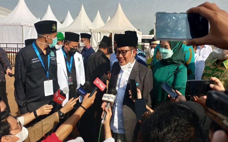 Ketua Umum PKB Muhaimin Iskandar saat menjawab pertanyaan wartawan di lokasi Muktamar NU, Lampung, Rabu (22/12/2021). - Sholahuddin Al Ayyubi
