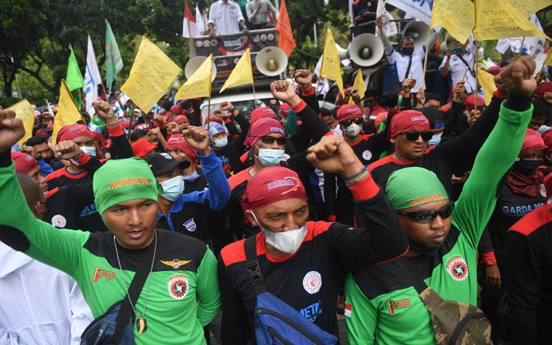 Viral Video Para Buruh Duduki Kantor Gubernur Banten, Protes Soal Penetapan UMP