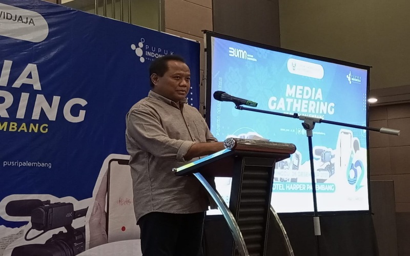 Direktur Utama PT Pusri Palembang Tri Wahyudi Saleh memberikan pemaparan saat media gathering, Minggu (26/12).  - Bisnis/Dinda Wulandari