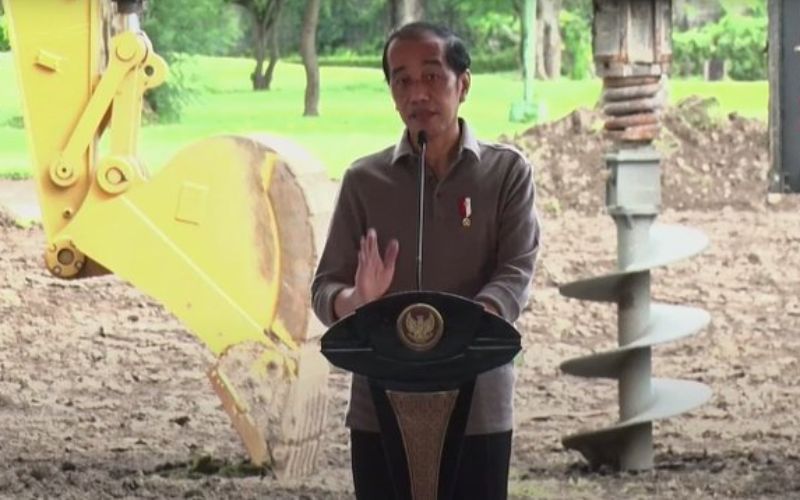 Presiden Jokowi Widodo (Jokowi) menyampaikan sambutan dalam acara peletakan batu pertama (groundbreaking) Rumah Sakit (RS) Internasional Bali di Kota Denpasar, Provinsi Bali, Senin, 27 Desember 2021 / BPMI Setpres