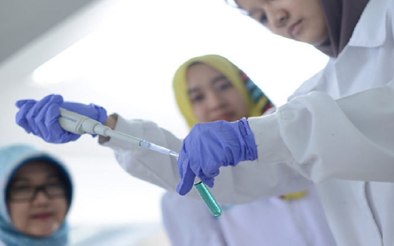 Para peneliti wanita di balik riset vaksin produksi dalam negeri. - Bio Farma