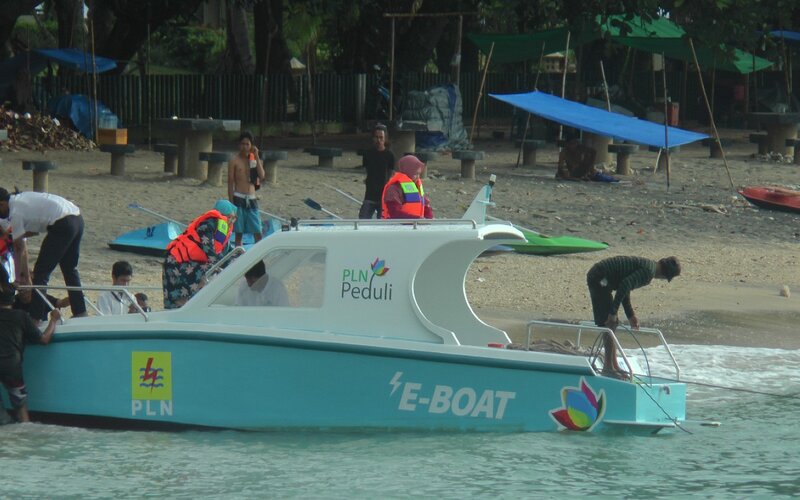 E-Boat karya IKM NTB diluncurkan di Pantai Senggigi. - Bisnis/Harian Noris S