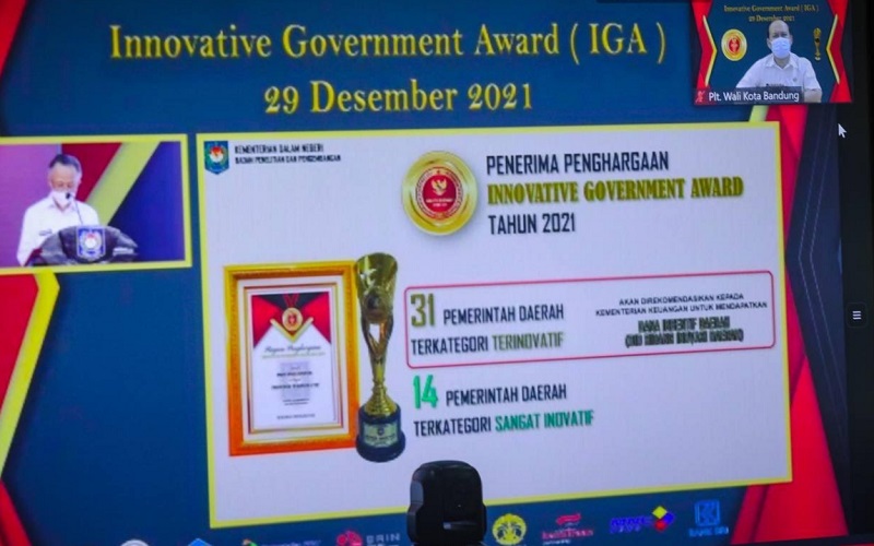 Kota Bandung kembali meraih penghargaan Innovative Government Award (IGA) Tahun 2021 dengan kategori sangat inovatif tingkat nasional dari Kementerian Dalam Negeri RI.