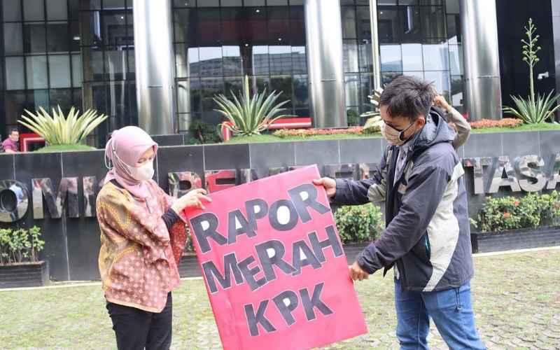Indonesian Corruption Watch (ICW) berikan rapor merah kinerja KPK selama di bawah kepemimpinan Firli Bahuri - Twitter/ICW.