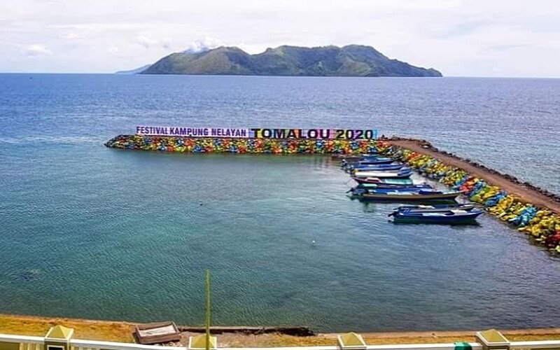 Festival Kampung Nelayan Tomalaou (FKNT) dipusatkan di Kota Tidore Kepulauan (Tikep), Maluku Utara (Malut) tahun 2021 akan diundurkan ke tahun 2022 diakibatkan kondisi Covid-19, sehingga konsep yang ditampilkan nanti adalah ritual Foladamo. - Antara/Abdul Fatah.
