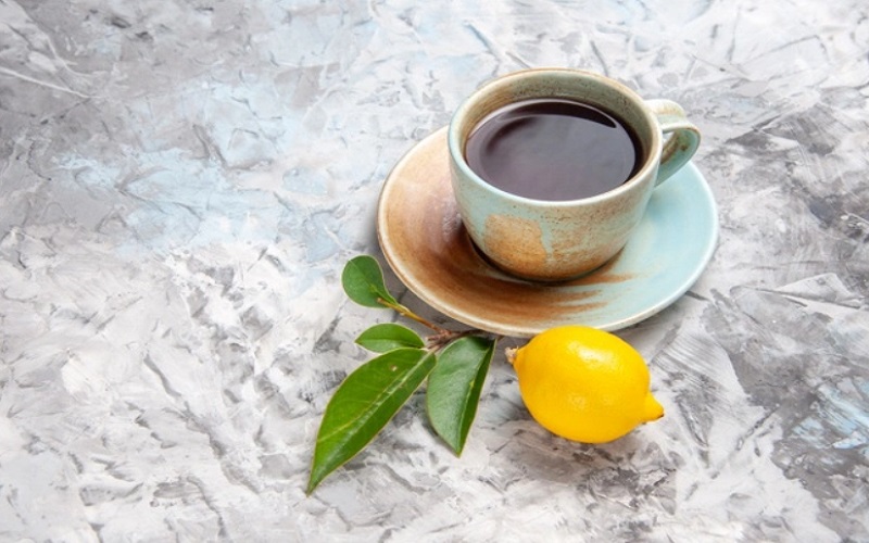 Minuman kopi dan lemon yang diklaim bisa menurunkan berat badan - Freepik.com