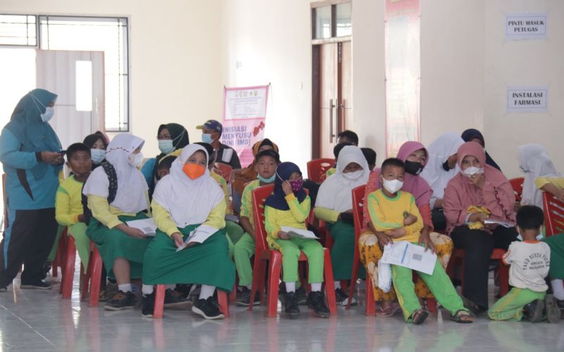 Sejumlah pelajar SD di Kota Palembang mengikuti vaksinasi di RSUD Gandus. - Istimewa