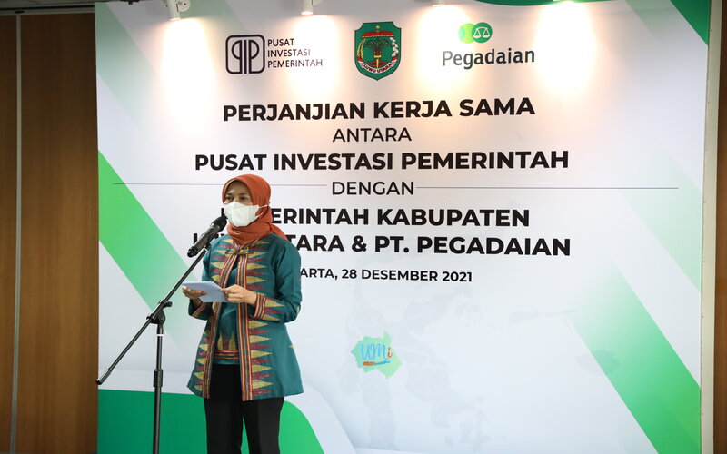 Direktur Utama Pusat Investasi Pemerintah Ririn Kadariyah memberikan sambutan dalam Perjanjian Kerja Sama antara PIP dengan Pemerintah Kabupaten Luwu Utara dan PT Pegadaian, di Jakarta, Rabu (28/12/2021) -  PIP