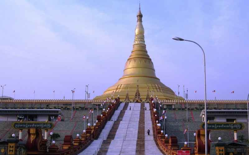 Pagoda Uppatasanti di Naypyidaw.