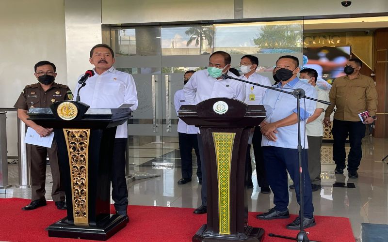 Jaksa Agung ST Burhanuddin saat memberikan keterangan resmi mengenai penyidikan perkara korupsi di Garuda Indonesia, Rabu (19/1/2022). - JIBI/Sholahuddin Al Ayyubi