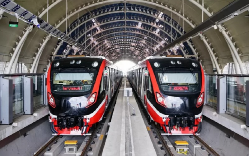 PT Kereta Api Indonesia (Persero) menargetkan Light Rail Transit (LRT) Jabodebek dapat beroperasi pada pertengahan tahun 2022. Kehadiran LRT Jabodebek diharapkan mampu melayani kebutuhan transportasi masyarakat di wilayah Ibu Kota dan sekitarnya.  - Antara/PT KAI